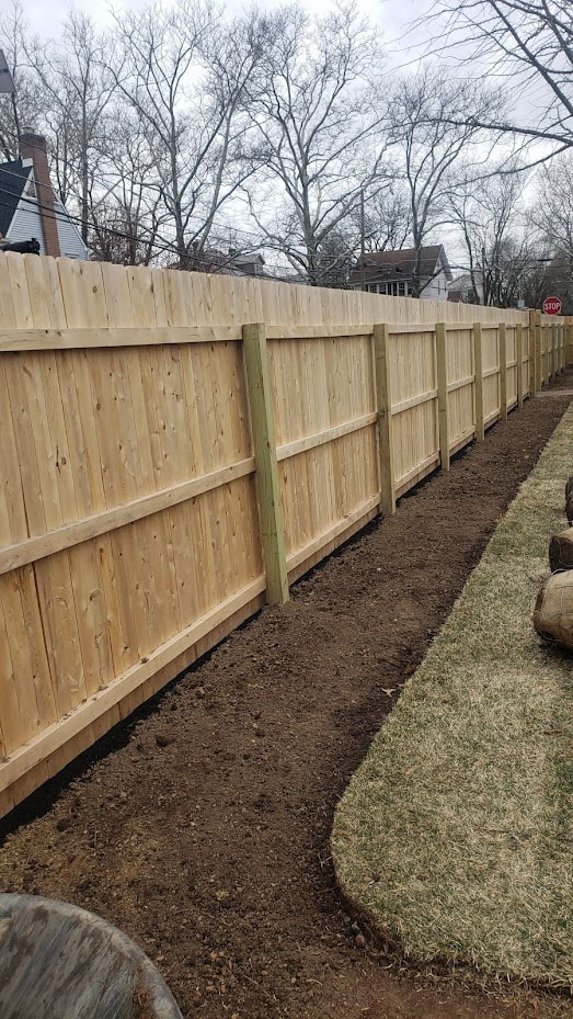 Custom aluminum fencing installation